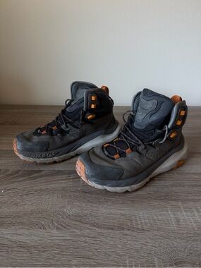 HOKA Kaha 2 GTX Hiking Boots Mens 9.5 Waterproof Vibram Trail Shoes